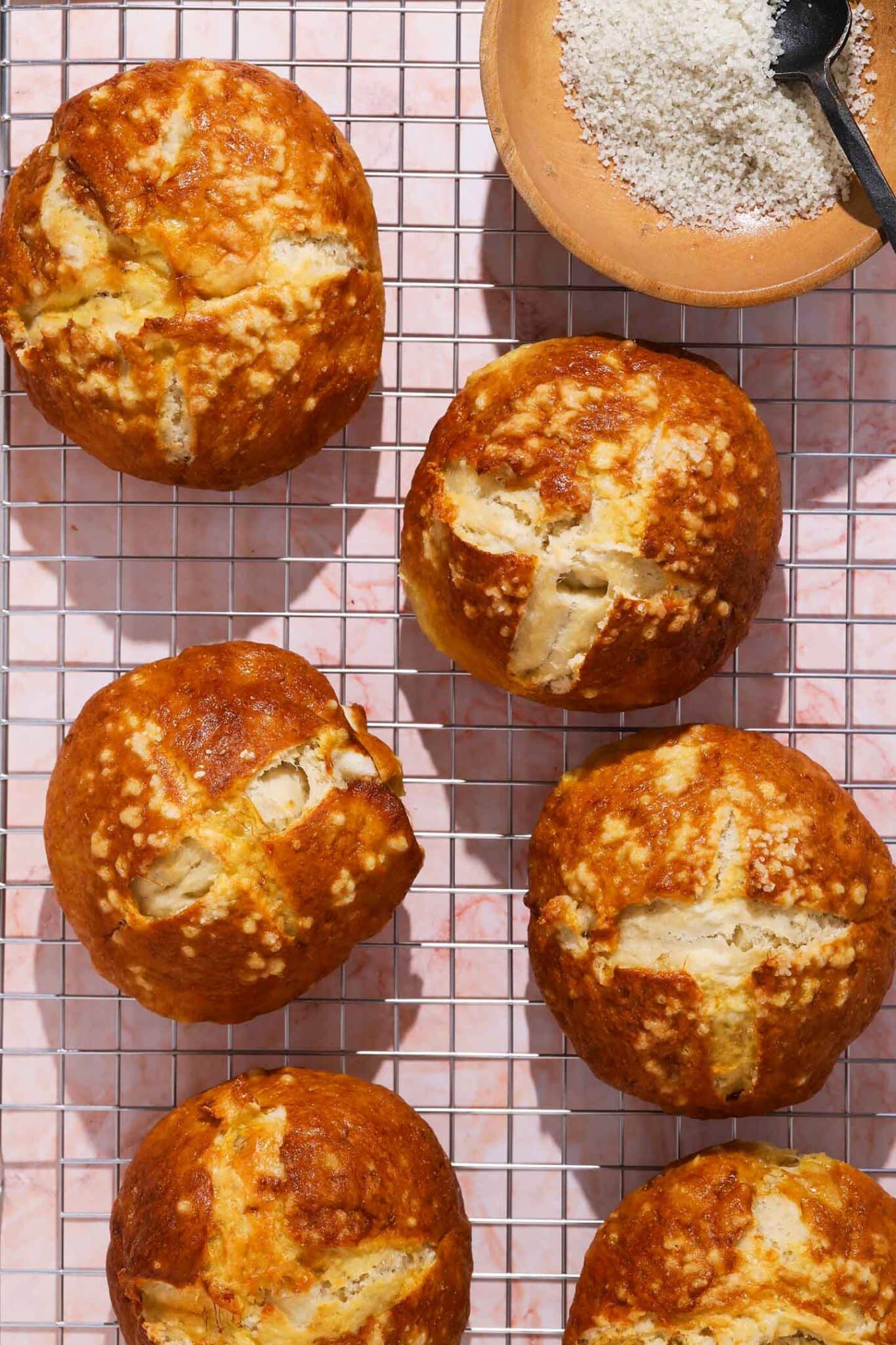 pretzel burger buns