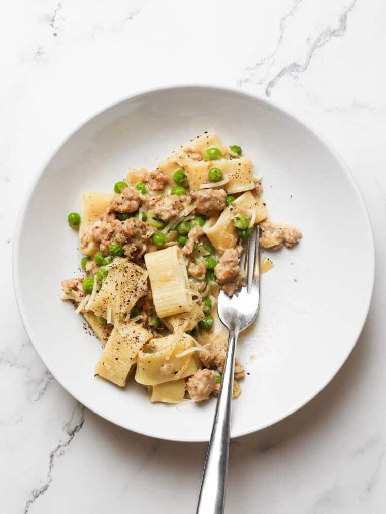 creamy sausage and pea pasta